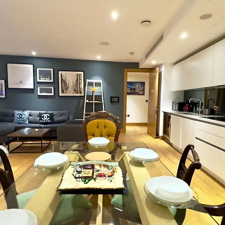 Apartment Luxury 3 Bedroom By Wild London
