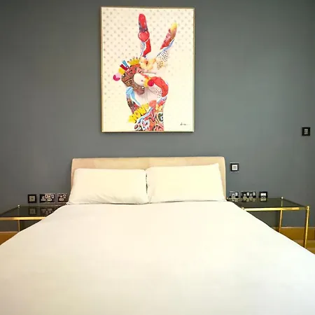 Luxury 3 Bedroom By Wild Apartment