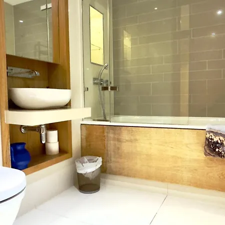 Luxury 3 Bedroom By Wild