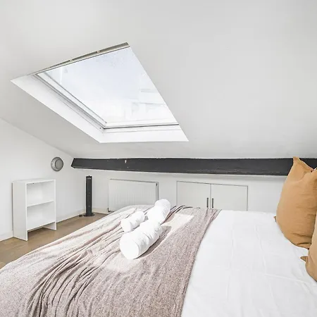 Apartment Great Eastern 3 By Artsy