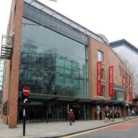 Trendy Spacious 1 Bedroom Flat London