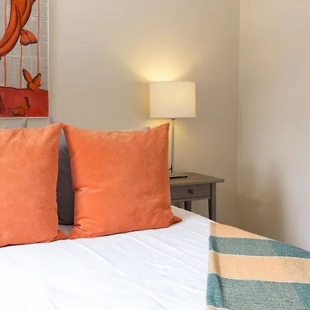 Apartment Trendy Spacious 1 Bedroom Flat London