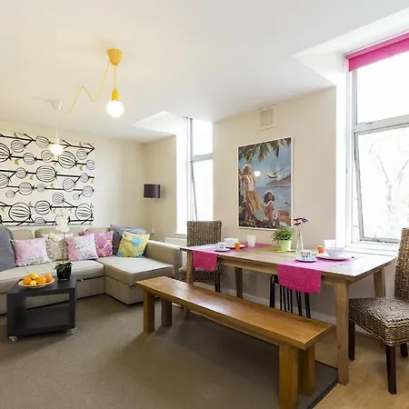 Trendy Spacious 1 Bedroom Flat London