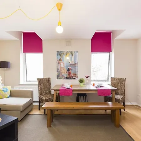 Apartment Trendy Spacious 1 Bedroom Flat *