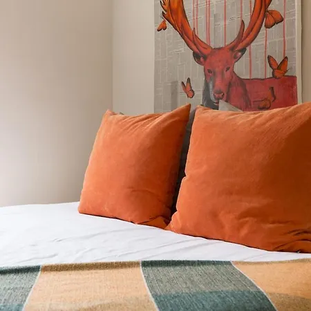 Trendy Spacious 1 Bedroom Flat Apartment London
