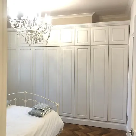 Luxury, One-bedroom Street Apartment *
