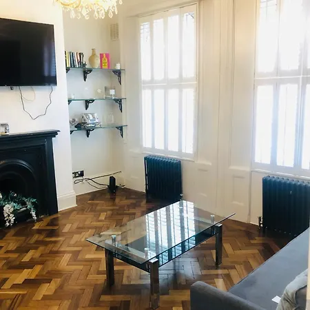 Luxury, One-bedroom Street London