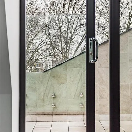 Bright & Glamorous 1br 1ba Private Balcony Apartment