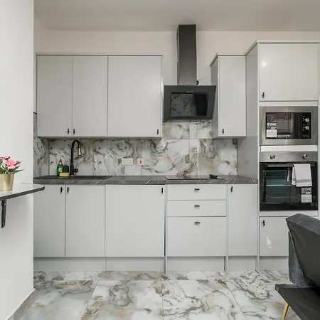 Apartment Harlesden, - Stylish Two-bedroom