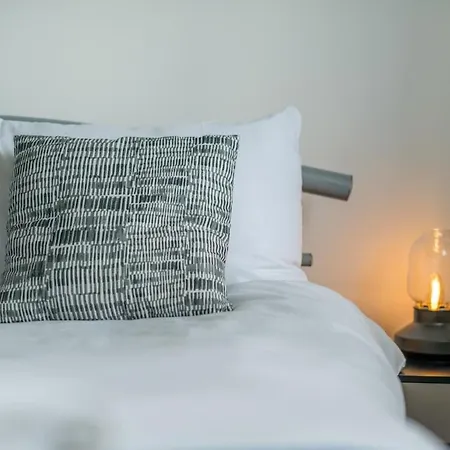 Harlesden, - Stylish Two-bedroom Apartment London