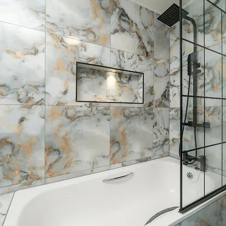 Harlesden, - Stylish Two-bedroom