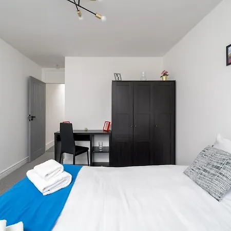 Harlesden, - Stylish Two-bedroom London