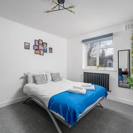 Harlesden, - Stylish Two-bedroom London