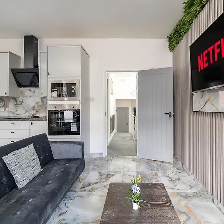 Apartment Harlesden, - Stylish Two-bedroom