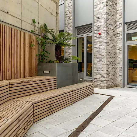 Apartment Students Only Stylish In Great Court Near *
