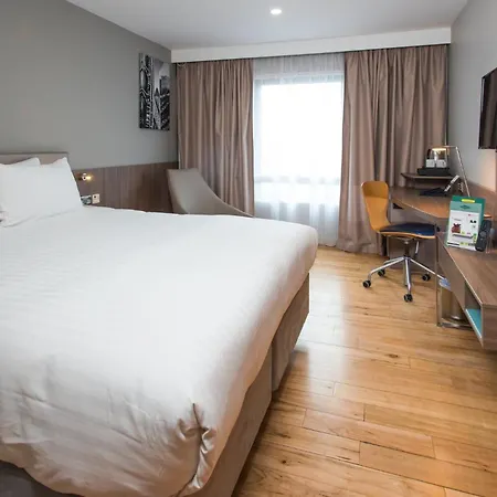 Holiday West By Ihg Hotel 4*