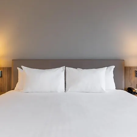 Holiday West By Ihg 4*