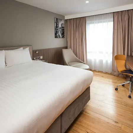 Отель Holiday West By Ihg 4*