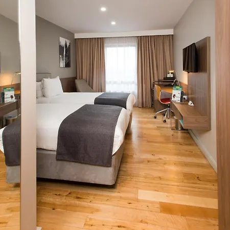 Holiday West By Ihg Отель 4*