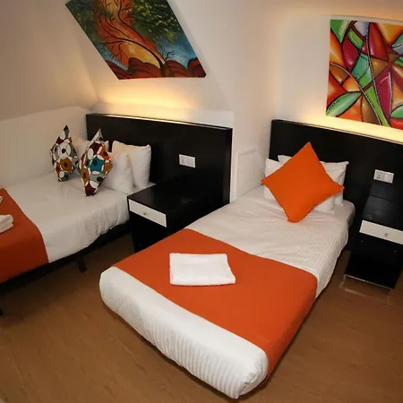 Heathrow Hotel 2*