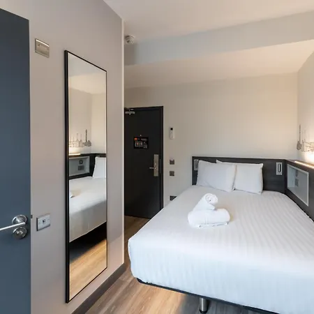 Easyhotel Victoria Hotel 2*
