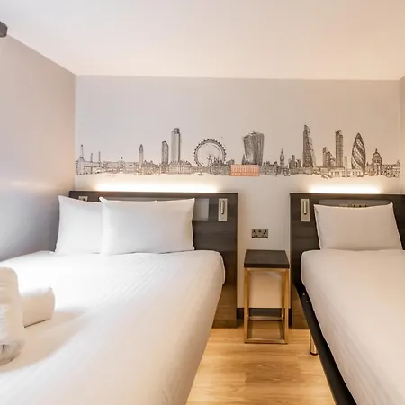 Hotel Easyhotel Victoria