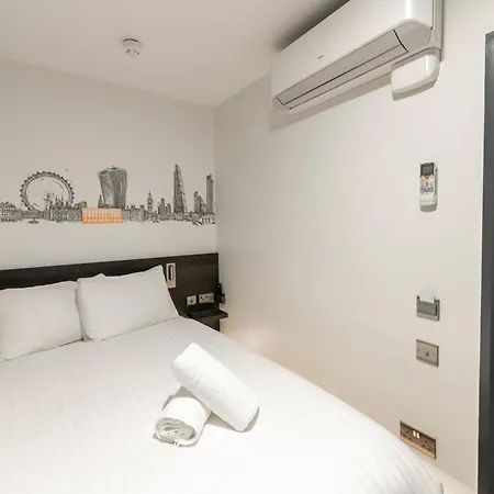 Easyhotel Victoria