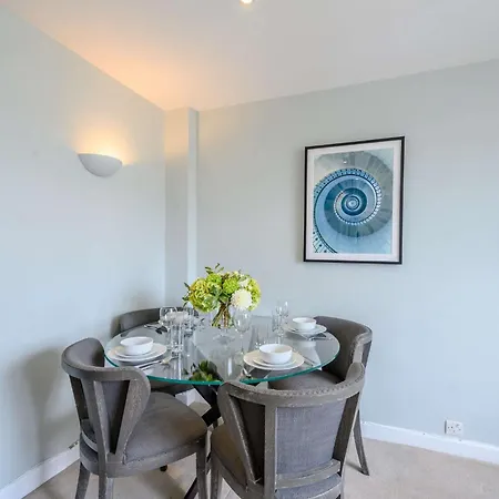 Apartment Hill Street Mayfair