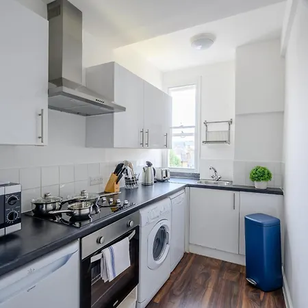 Hill Street Mayfair Apartment *