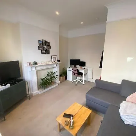 Apartment Dancer Road - Welcoming Flat With Outdoor Space London