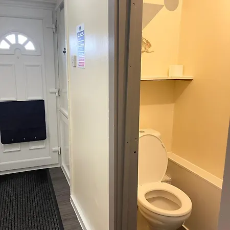 Penn Gardens Flat 1 - 2 - 3 & 4 Apartments Apartment