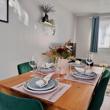 Garden 1-bed Flat 30min To Downtown & Free Parking *