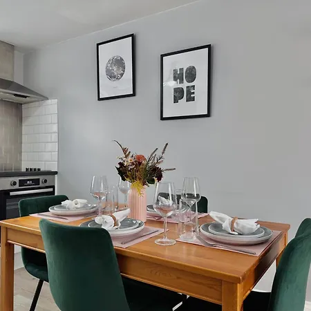 Garden 1-bed Flat 30min To Downtown & Free Parking