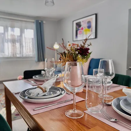 Garden 1-bed Flat 30min To Downtown & Free Parking Londres