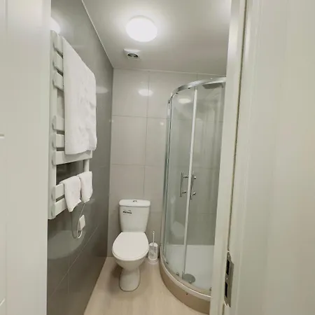 1 Bedroom Sleeps 4 In Golder Nw11 London