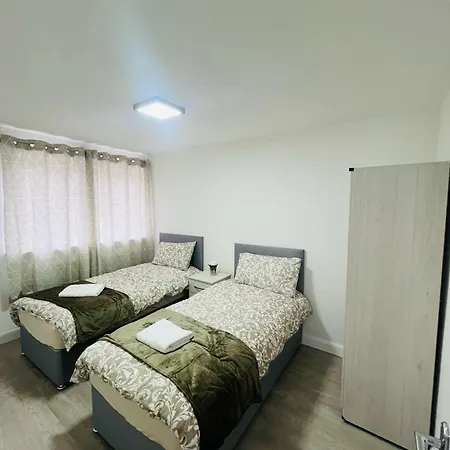 93 New Road Homestay Harmondsworth