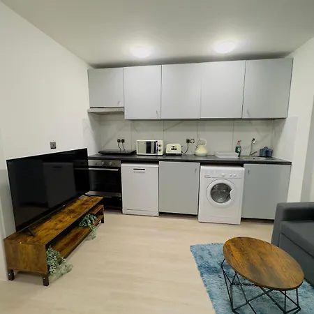 1 Bedroom Sleeps 4 In Golder Nw11
