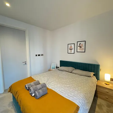 Apartment Spacious 2-bedroom Near Paddington & Hyde Park London