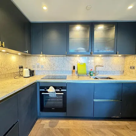 Spacious 2-bedroom Near Paddington & Hyde Park London
