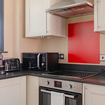 アパート Stunningly Spacious 4bd Clapham North ロンドン