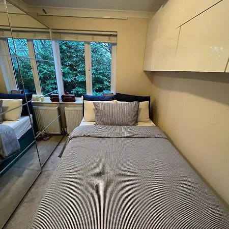 Cozy House To Enjoy The Day Appartement Londen