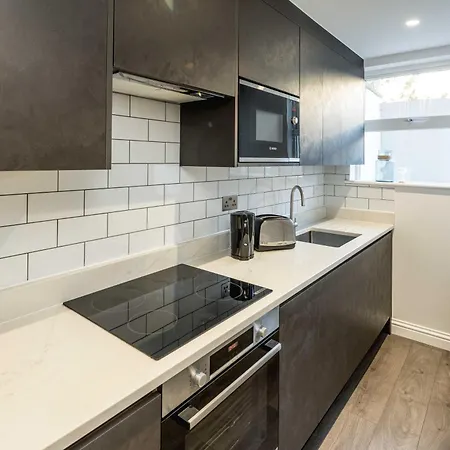 Brand New 1-bedroom In And Convenient Apartment