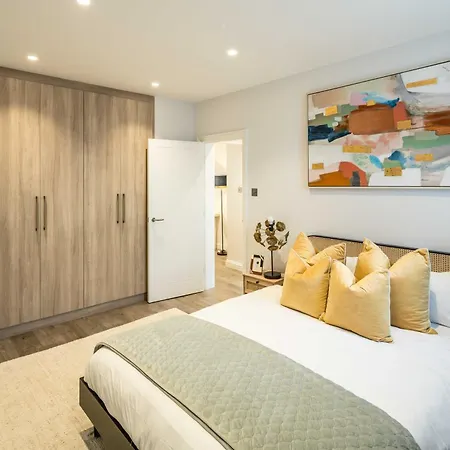 Apartment Brand New 1-bedroom In And Convenient