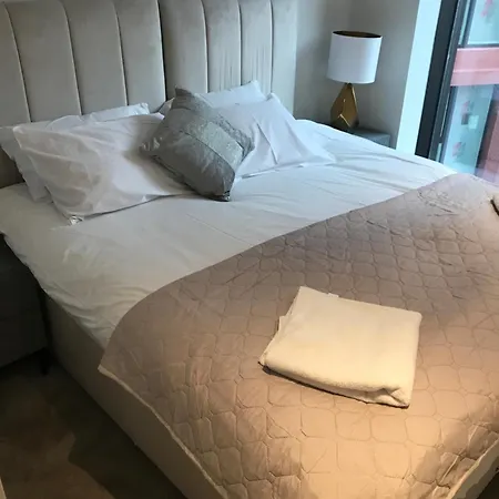 Apartment Edgware Road W2 *