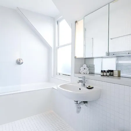 Urban Chic - Baker Street Apartment *