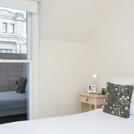Urban Chic - Baker Street Apartment *