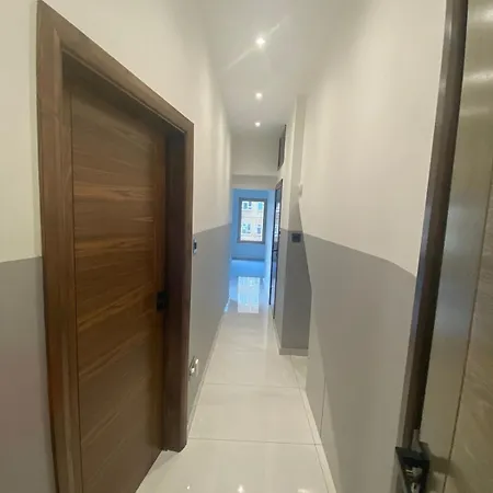 Lovely Spacious 2 Bed London