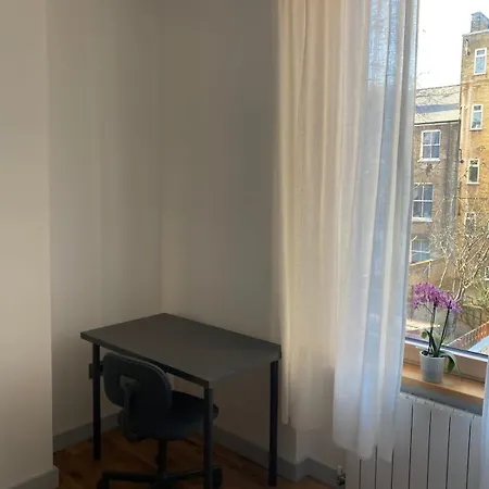 Lovely Spacious 2 Bed