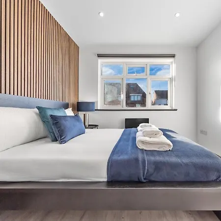 Modern 1 Bed Flat - Near Station - Apartment