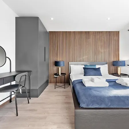 Modern 1 Bed Flat - Near Station - Apartment *